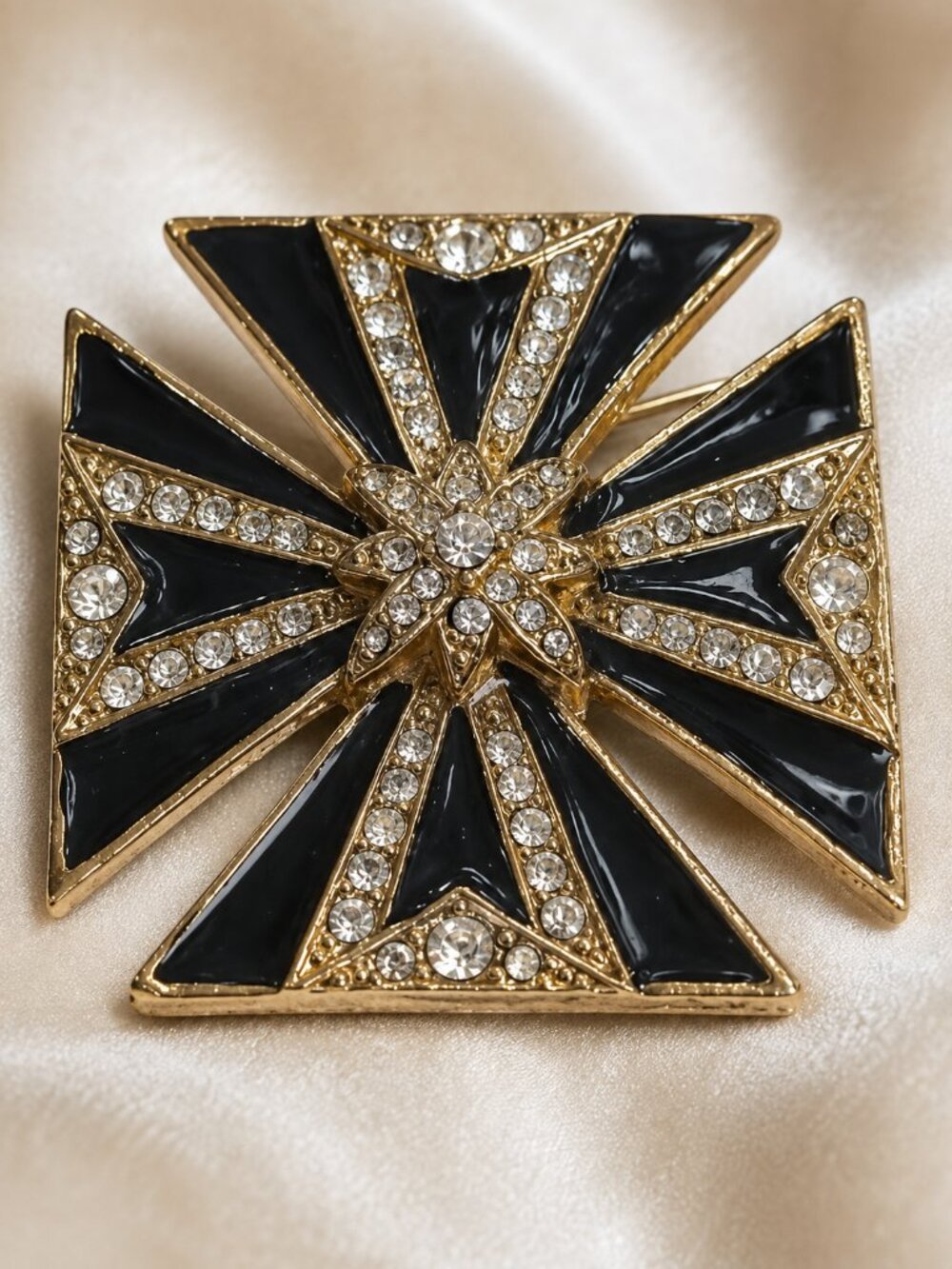 VINTAGE 1940's BLACK ENAMEL &  CLEAR RHINESTONE MALTESE CROSS BROOCH / PENDANT